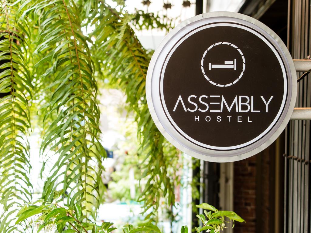 Assembly Hostel Бангкок Экстерьер фото